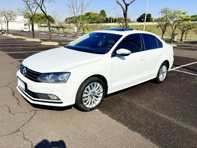 Volkswagen Jetta Comfortline 2.0 T.flex 8V 4P Tipt. 2015