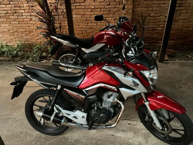 Moto em dia para vender rápido
