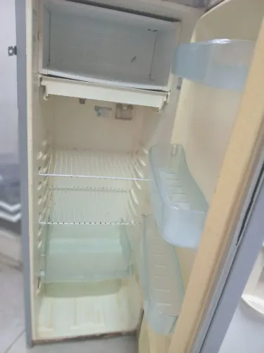 Vende-se geladeira 