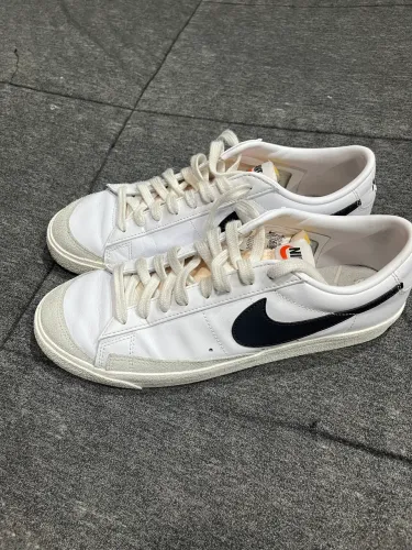 Tenia nike blazer low 43