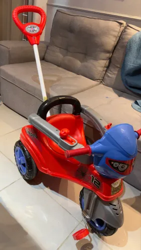 Triciclo infantil