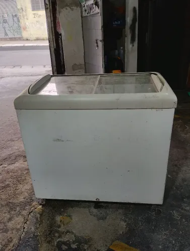Frezzer Horizontal Metalfrio usado em ótimo estado 