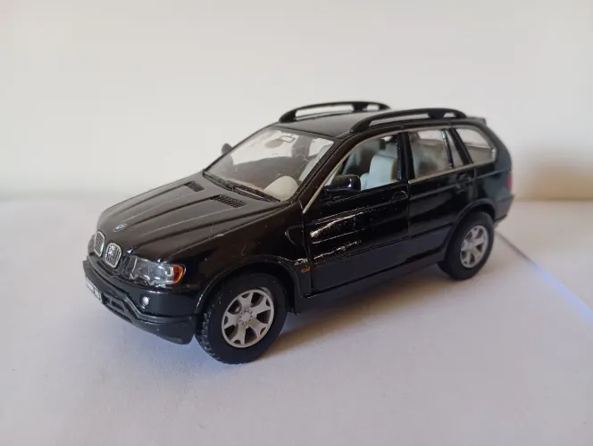 Kinsmart - Miniatura BMW X5