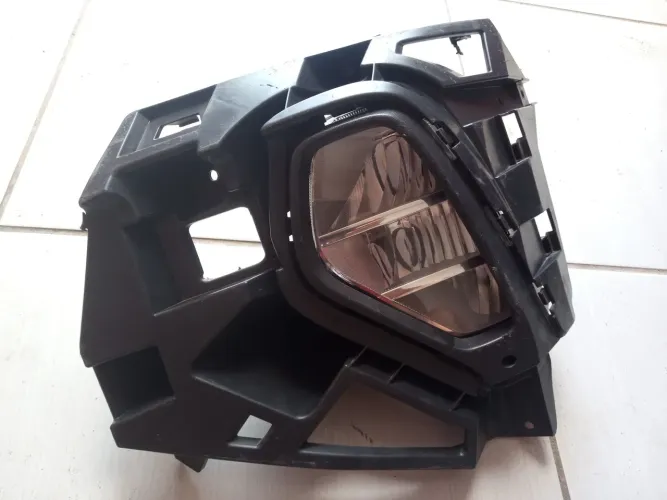 Vendo farol de milha do Nivos! 