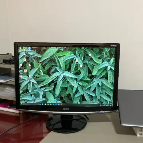 Monitor LG 22" Flatron W2252TQ LCD | VGA e DVI | Funcionando Perfeitamente