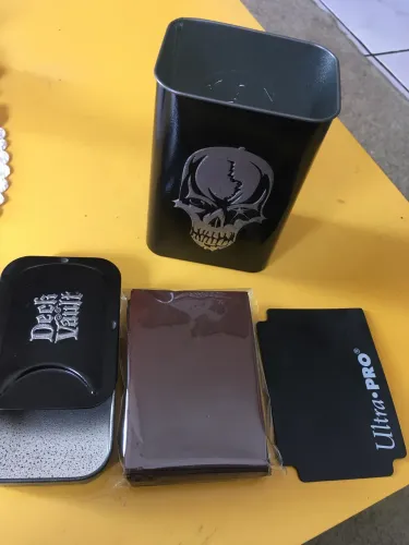 Deck Box de metal + Sleeve