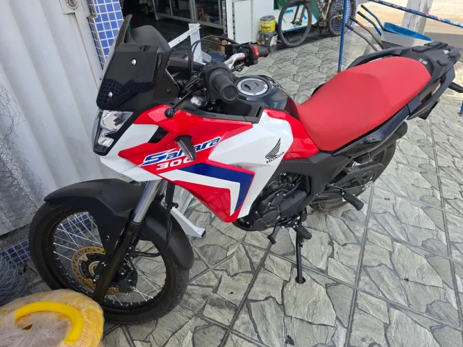Vendo ou troco por moto menor valor da Honda
