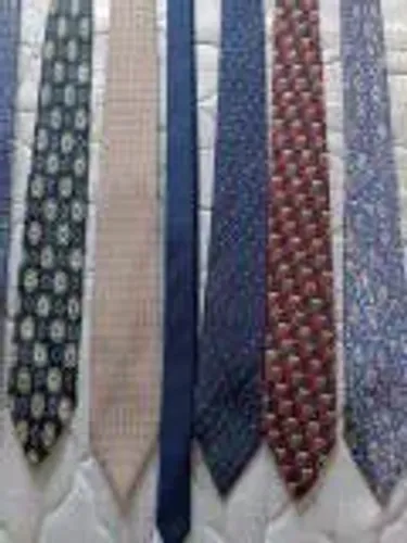 Gravatas R$4,90 cada