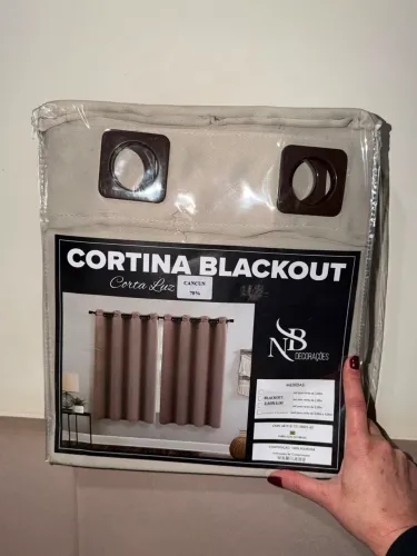 Cortina NUNCA USADA 70% BlackOut (2,6x4) - Cor Cancun