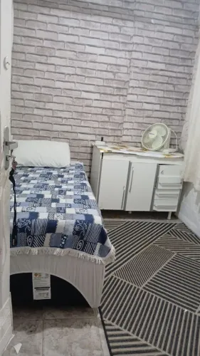 ALUGO QTO INDIVIDUAL PARA RAPAZ 
