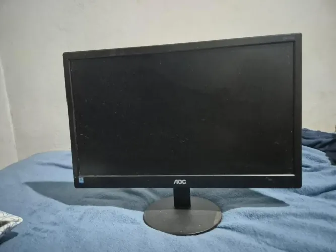 Vendo Monitor LED 18.5" AOC Widescreen E970SWNL