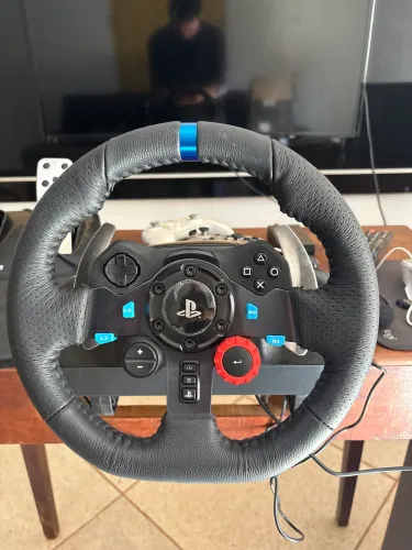 Vendo volante gamer logitech g29+ câmbio logitech com menos de dois meses de uso