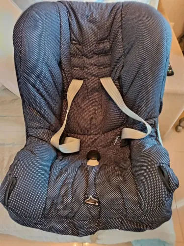 Cadeira para auto, de 0 a 18 kg, marca Chicco 