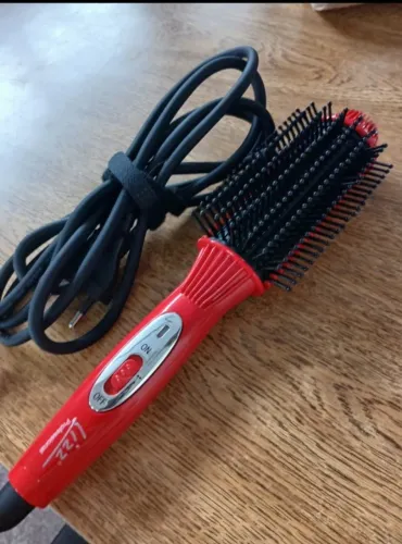 Escova de cabelo bivolt Lizz excelente estado