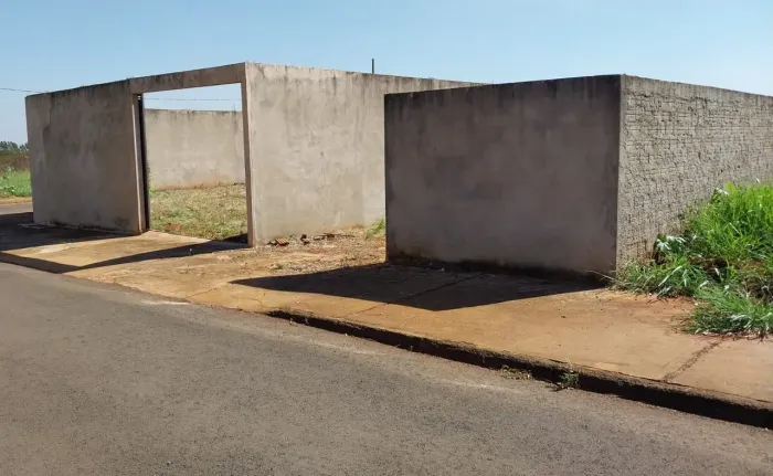 Imóvel para venda tem 376 metros quadrados em Centro - Bela Vista do Paraíso - PR