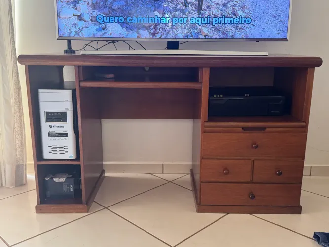 Mesa de Computador em Madeira 
