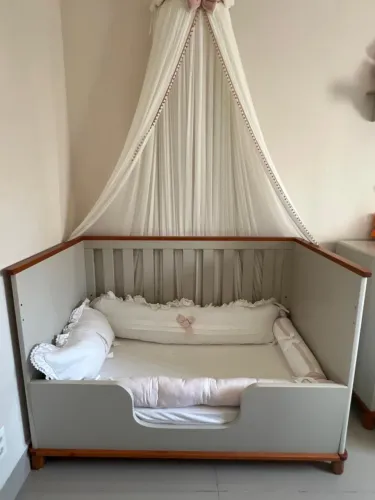 Berço Infantil em excelente estado com colchão.