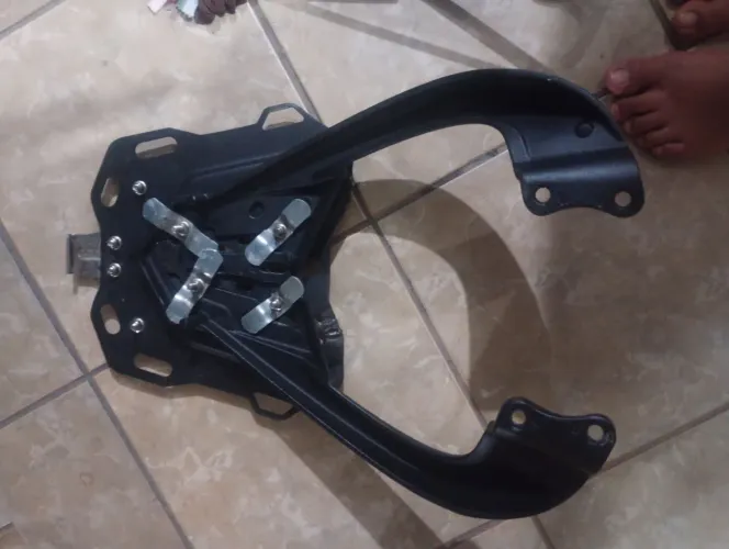  suporte de baú superior traseiro (bagageiro) da marca SCAM