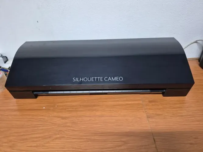 Máquina de Corte Silhouette Cameo 3 Usada + Vinil Adesivo de Brinde