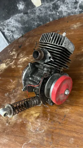 Motor de mobilete 75cc embreagem e mola competição