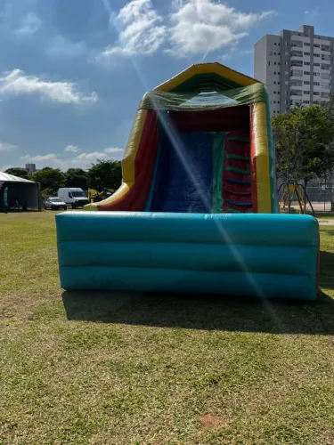 Barracas e Brinquedos Infláveis