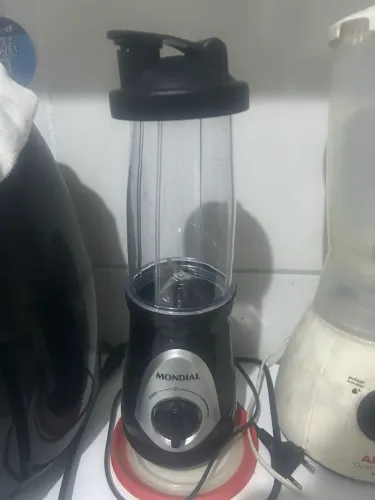 liquidificador portátil, blender Mondial. Novo.