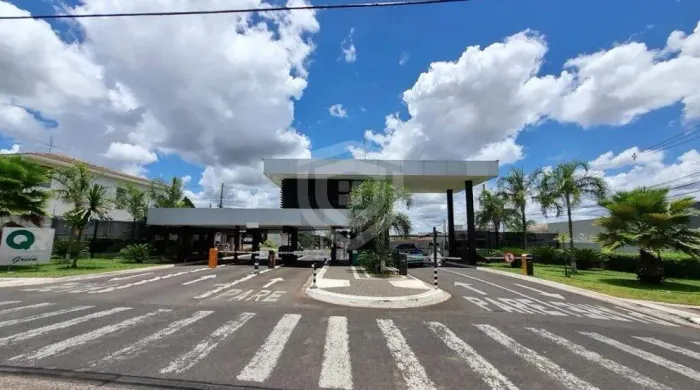 Lote 360m² em Condomínio Residencial com Portaria 24h e Segurança 24h (Bauru/SP)