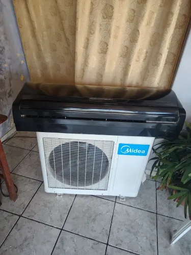 Split Midea 24mil BTUs