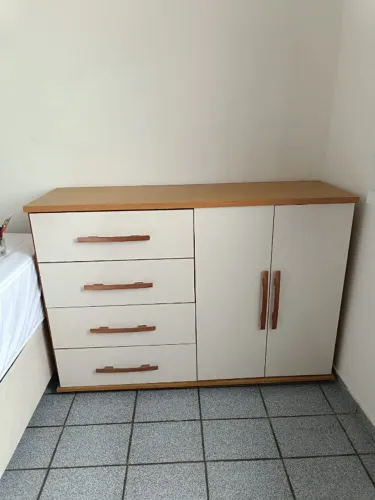 Cômoda semi nova