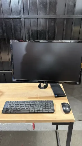 Lote de Monitores LG - 23MP55H 