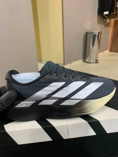 Tênis adizero 1:1 $600