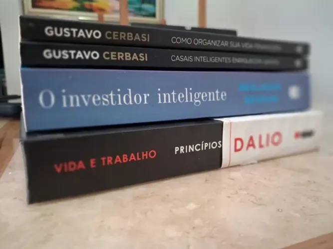 Livros de Finanças e Investimentos (Cerbasi, Graham e Ray Dalio) - Excelentes