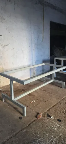 Estrutura de mesa e bancada
