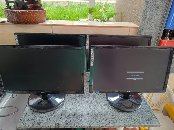 Vendo 4 Monitores AOC E943FWSK LED 18,5?, Tela Widescreen, Funcionando. LEIA o anúncio.