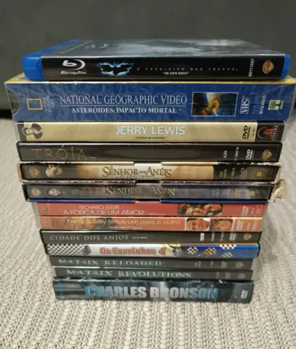 Lote Coleção com DVD's, 1 filme Blu-ray e 1 VHS lacrado