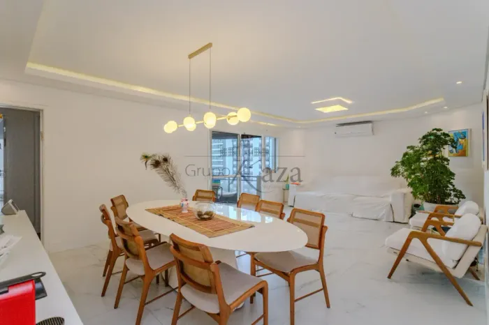 Apartamento - Jardim Paulista - 4 Dormitórios - 143m².