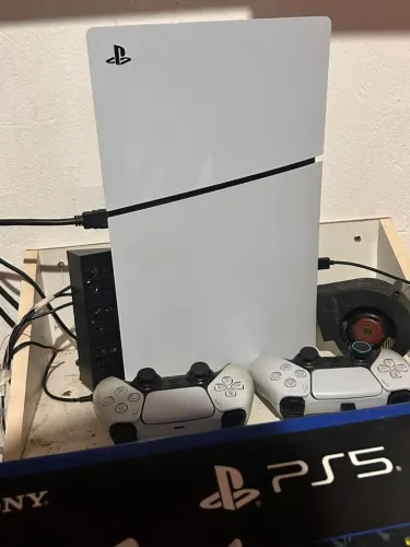 VENDO PS 5 COM 2 CONTROLE DE (1TERA) NOVO C NOTA FISCAL 