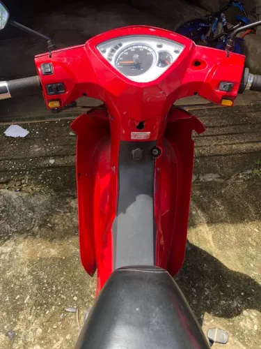 Dafra zig emplacada com recibo verdinho, moto andando normalmente motor ok pega no start