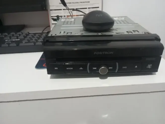 rádio automotivo pósitron