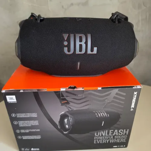 JBL Xtreme 4 super conservada foi carregada apenas 2 veses