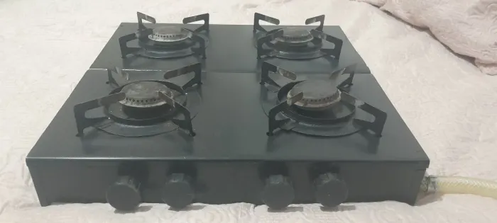 Fogão/cooktop com pézinho