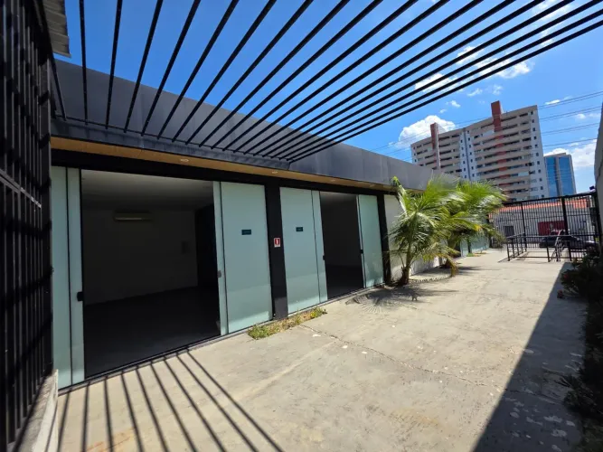 VIEIRALVES - ALUGA CASA COMERCIAL PARA CLÍNICAS, CONSULTÓRIOS,