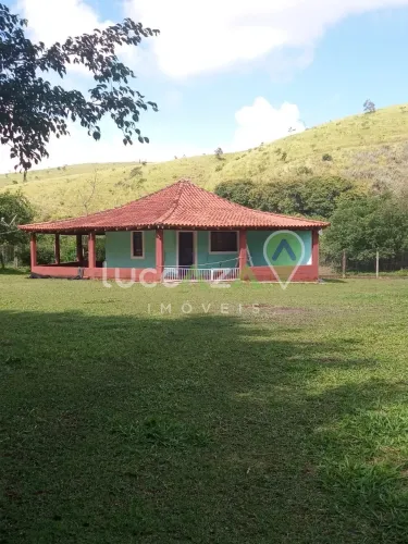 Sítio à venda em Jacareí-SP, bairro Bom Jesus, com 1 quarto, 2 salas, 1 banheiro e 6.500,0