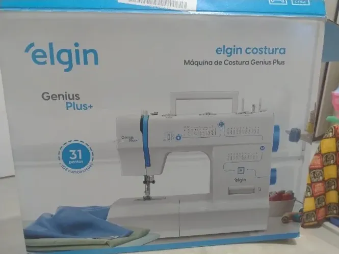 Máquina de costura Elgin Genius Plus 