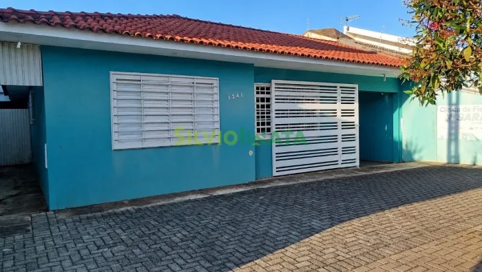 Casa à Venda com Corredor Lateral em Sarandi- Rua Tiradentes