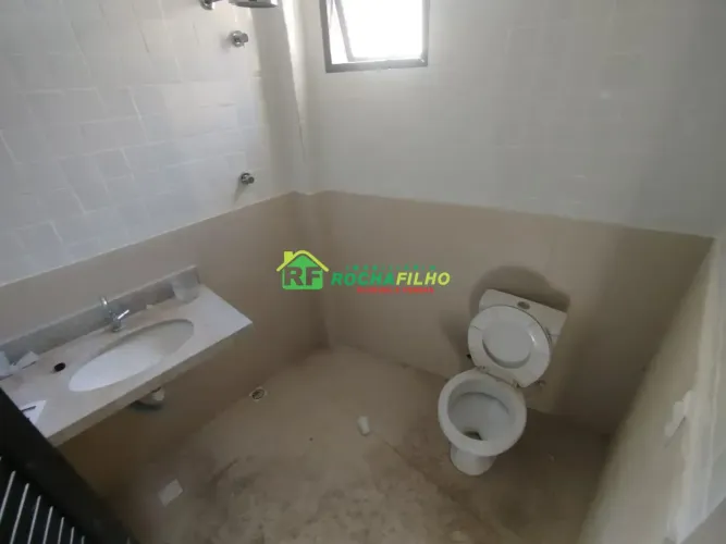 PONTO COMERCIAL NA AVENIDA HOMERO CASTELO BRANCO.