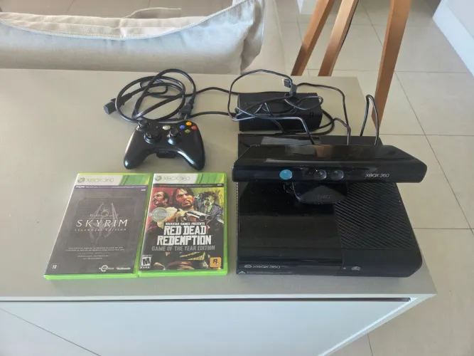 Xbox 360 4gb + 256gb HD + Kinect