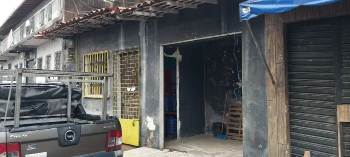 Vendo ou troco ponto comercial.  