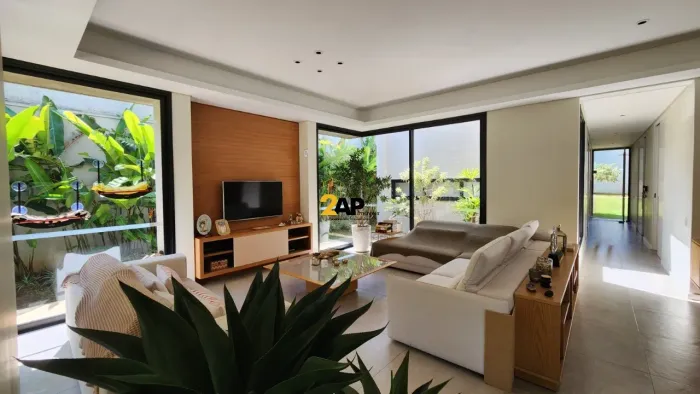 Imperdível casa à venda em Interlagos: 3 quartos, 3 suítes, 2 salas, 4 banheiros, 6 vagas