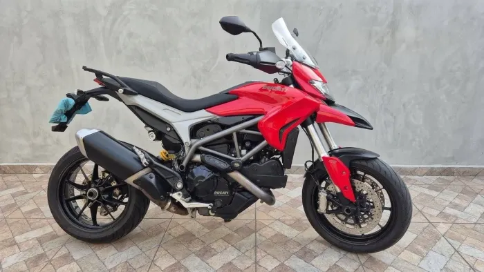 Ducati hiperstrada 821 